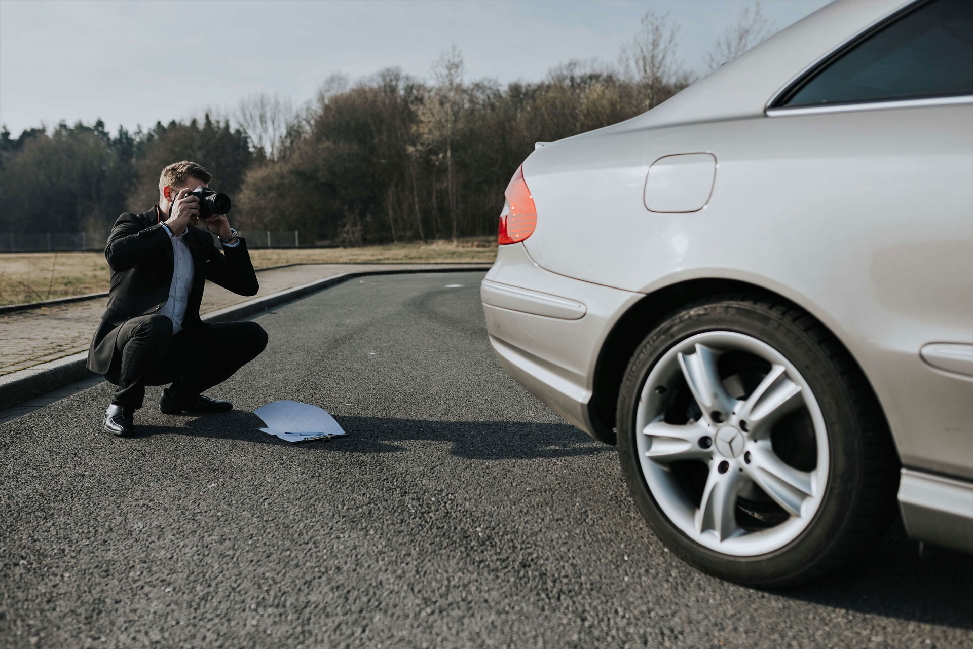 Schadensgutachten Herr Kordy liest den Fehlerspeicher eines Autos aus. - Schadensgutachten